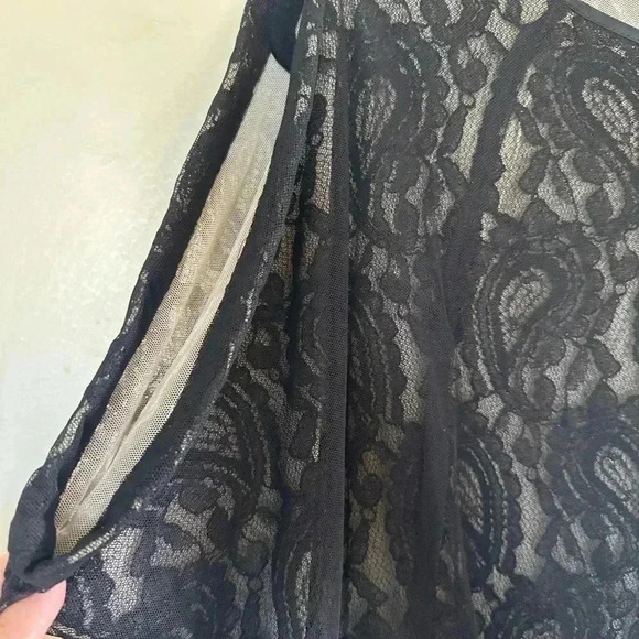 Beautiful Short Sleeve Black Lace Michael Kors Top with Nude Lining - Picture 4 of 9